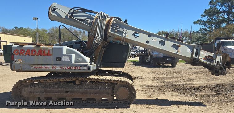 image for item DV1335 2007 Gradall XL 3200 excavator