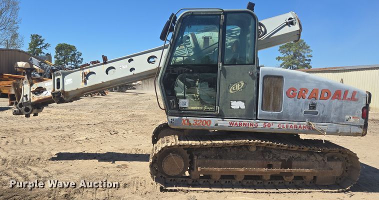 image for item DV1335 2007 Gradall XL 3200 excavator
