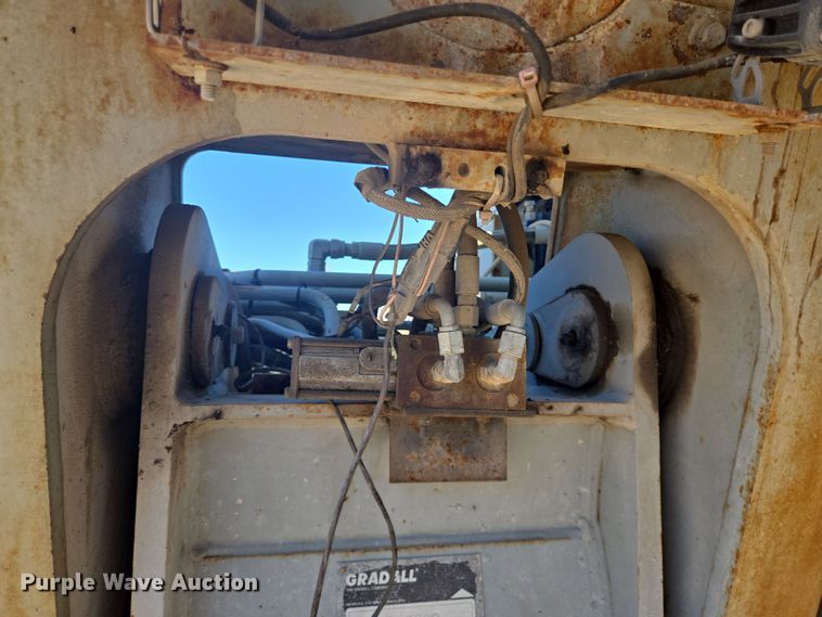 image for item DV1335 2007 Gradall XL 3200 excavator