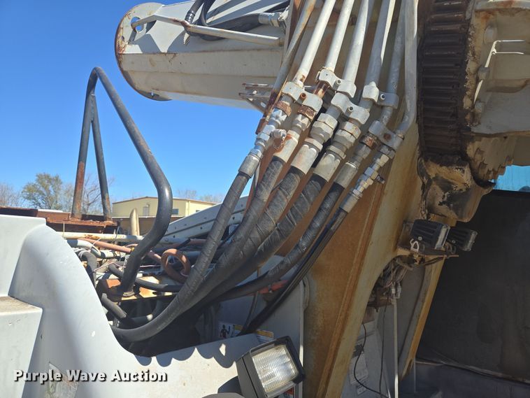 image for item DV1335 2007 Gradall XL 3200 excavator