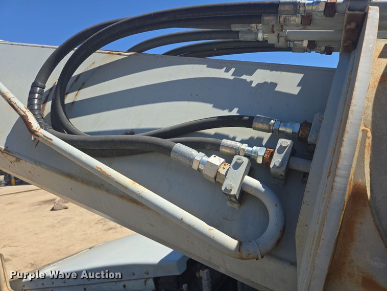 image for item DV1335 2007 Gradall XL 3200 excavator