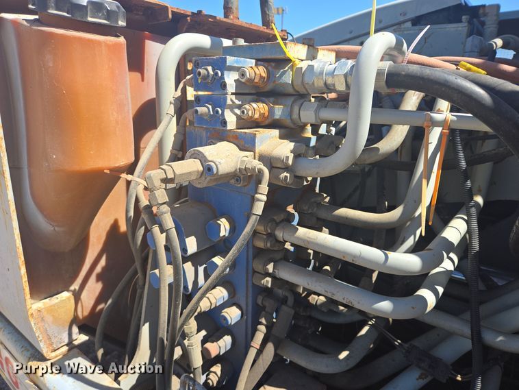 image for item DV1335 2007 Gradall XL 3200 excavator