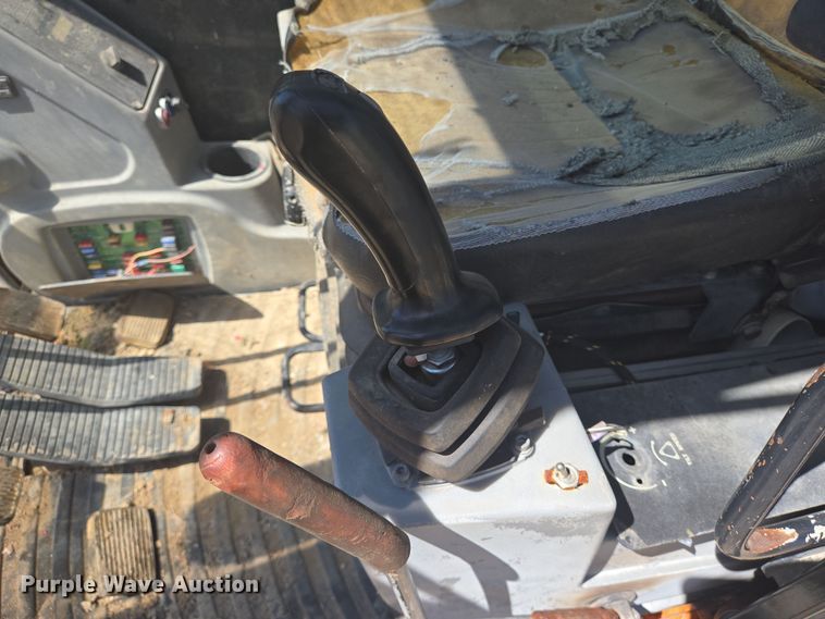 image for item DV1335 2007 Gradall XL 3200 excavator