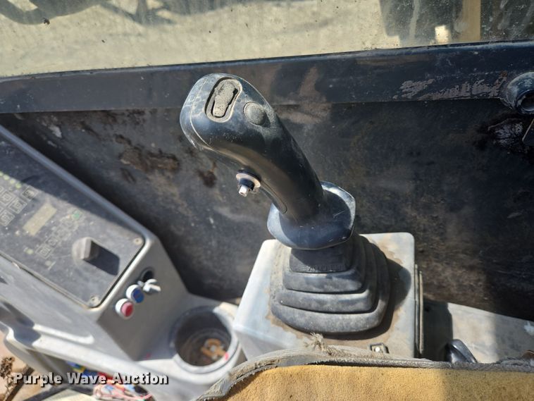 image for item DV1335 2007 Gradall XL 3200 excavator