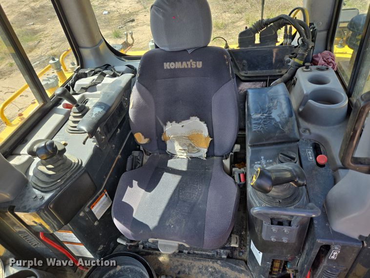 image for item DV1342 2017 Komatsu D65PX dozer