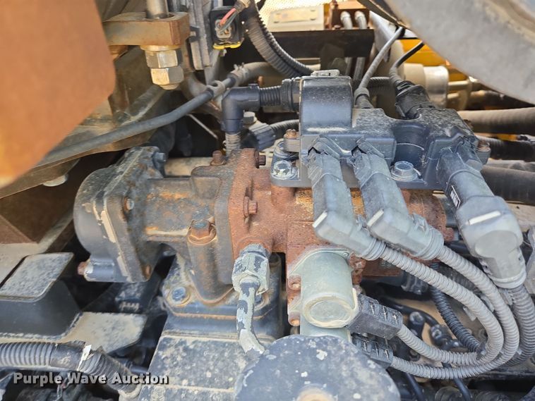 image for item DV1342 2017 Komatsu D65PX dozer