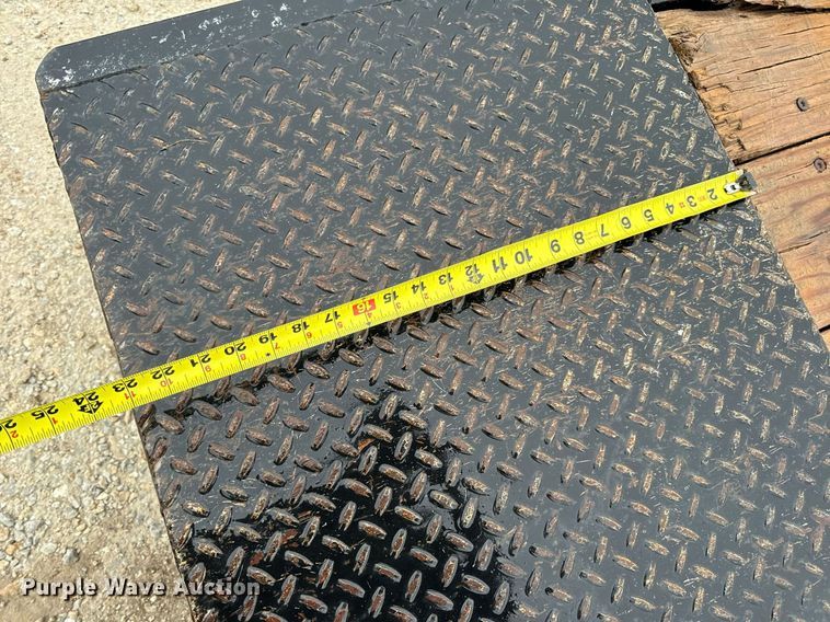 image for item DV1753 2017 Trailerman tilt deck equipment trailer