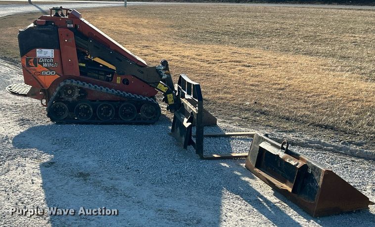 image for item DV1764 2020 Ditch Witch SK800 compact utility loader