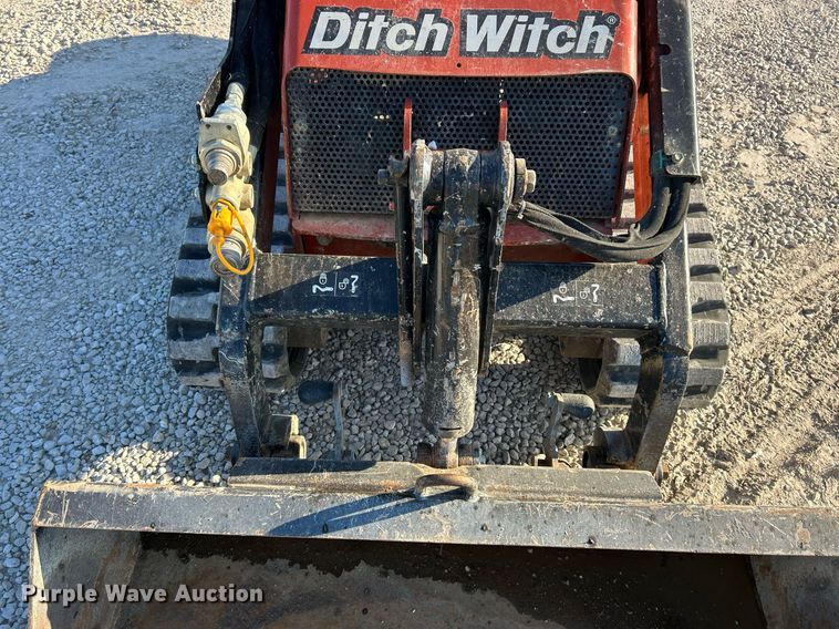 image for item DV1764 2020 Ditch Witch SK800 compact utility loader