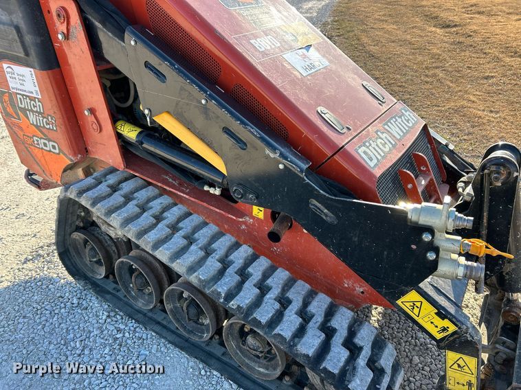image for item DV1764 2020 Ditch Witch SK800 compact utility loader