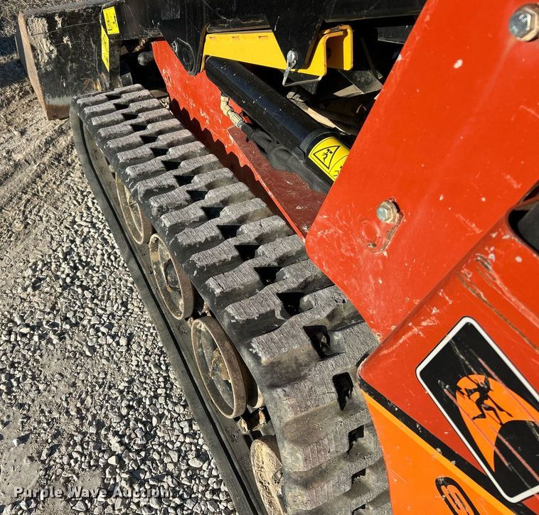 image for item DV1764 2020 Ditch Witch SK800 compact utility loader