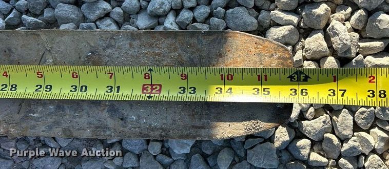 image for item DV1764 2020 Ditch Witch SK800 compact utility loader