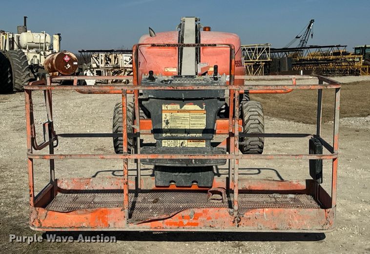 image for item DV1767 2006 JLG 400S boom lift