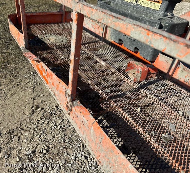 image for item DV1767 2006 JLG 400S boom lift