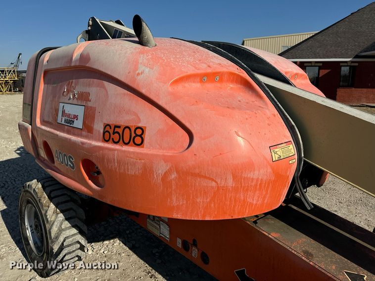 image for item DV1767 2006 JLG 400S boom lift