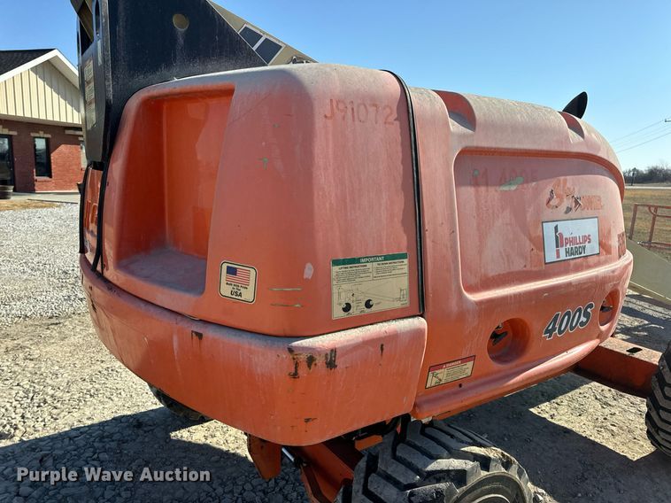 image for item DV1767 2006 JLG 400S boom lift
