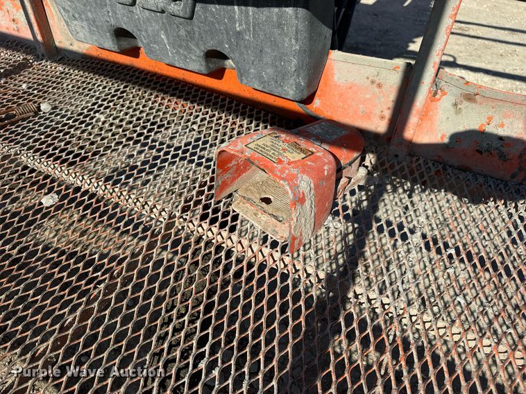 image for item DV1767 2006 JLG 400S boom lift