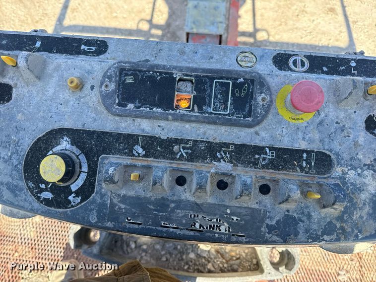 image for item DV1767 2006 JLG 400S boom lift