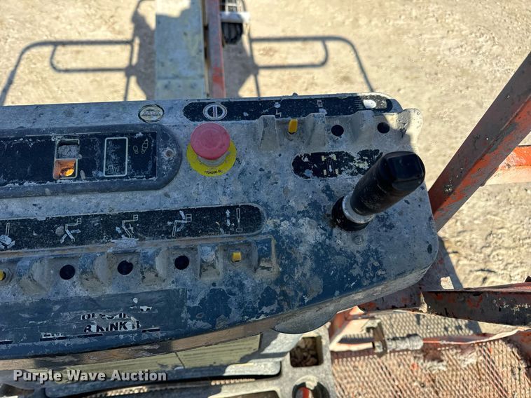 image for item DV1767 2006 JLG 400S boom lift