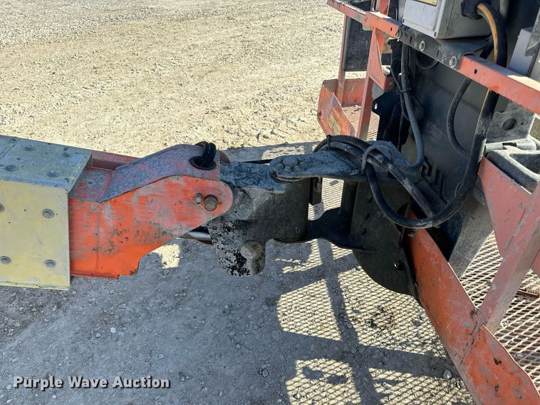 image for item DV1767 2006 JLG 400S boom lift