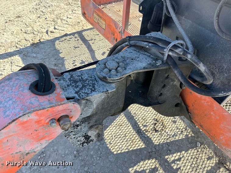 image for item DV1767 2006 JLG 400S boom lift