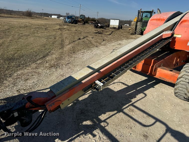 image for item DV1767 2006 JLG 400S boom lift