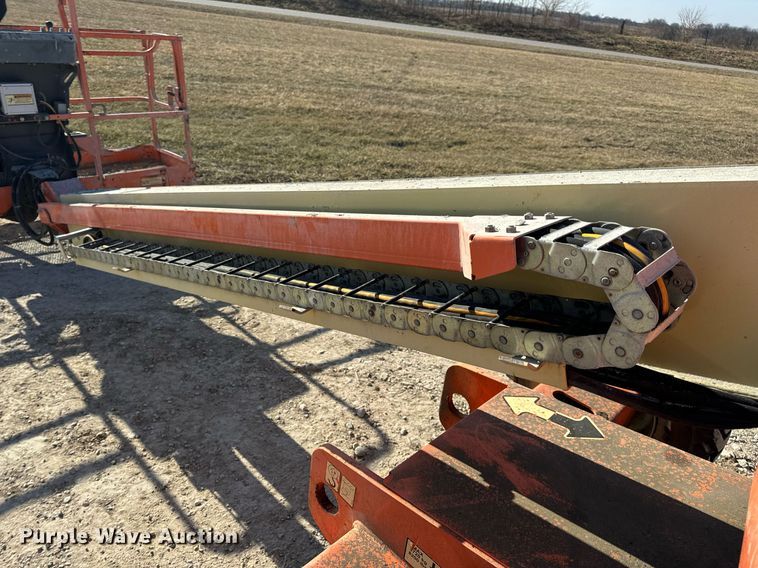 image for item DV1767 2006 JLG 400S boom lift