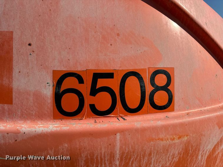 image for item DV1767 2006 JLG 400S boom lift