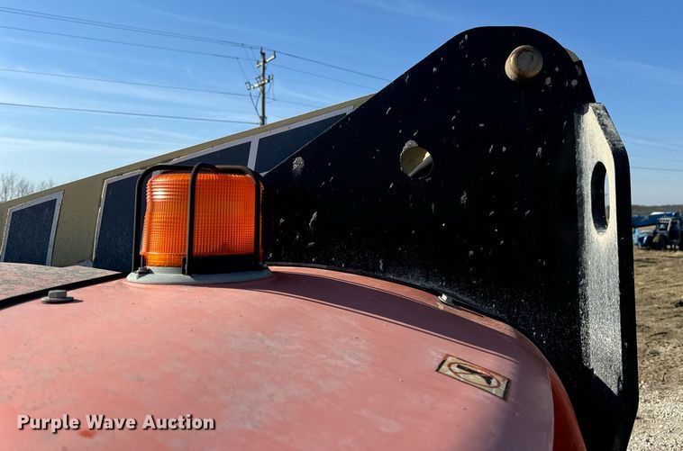 image for item DV1767 2006 JLG 400S boom lift