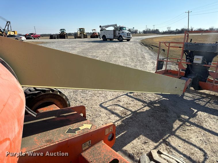 image for item DV1767 2006 JLG 400S boom lift