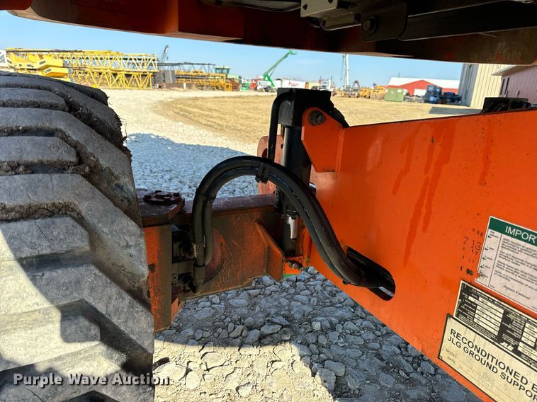 image for item DV1767 2006 JLG 400S boom lift