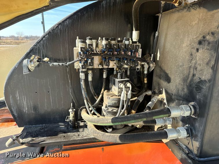 image for item DV1767 2006 JLG 400S boom lift