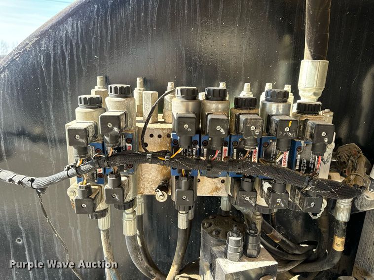 image for item DV1767 2006 JLG 400S boom lift