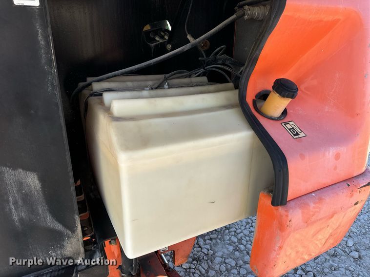 image for item DV1767 2006 JLG 400S boom lift