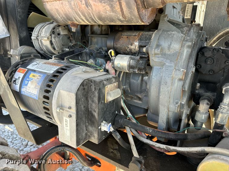 image for item DV1767 2006 JLG 400S boom lift