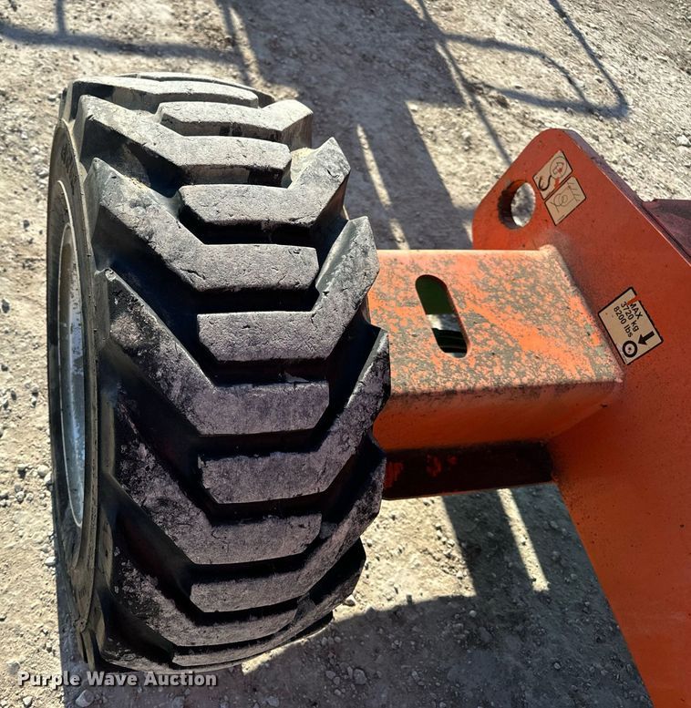 image for item DV1767 2006 JLG 400S boom lift