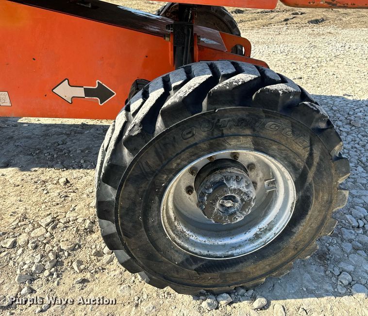 image for item DV1767 2006 JLG 400S boom lift