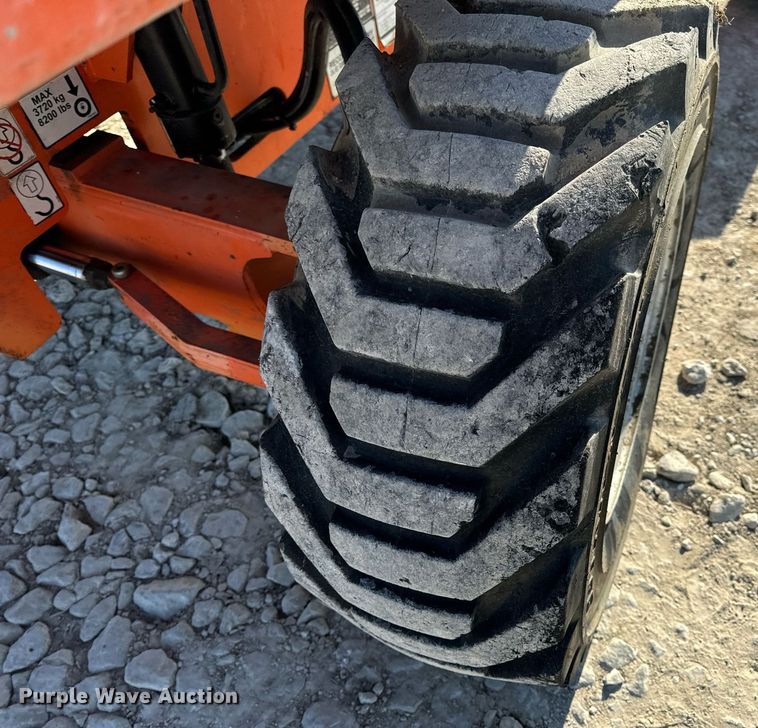 image for item DV1767 2006 JLG 400S boom lift