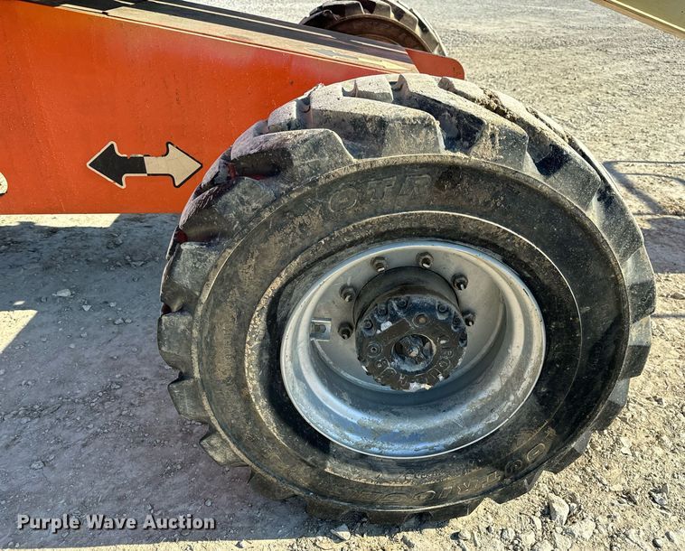 image for item DV1767 2006 JLG 400S boom lift