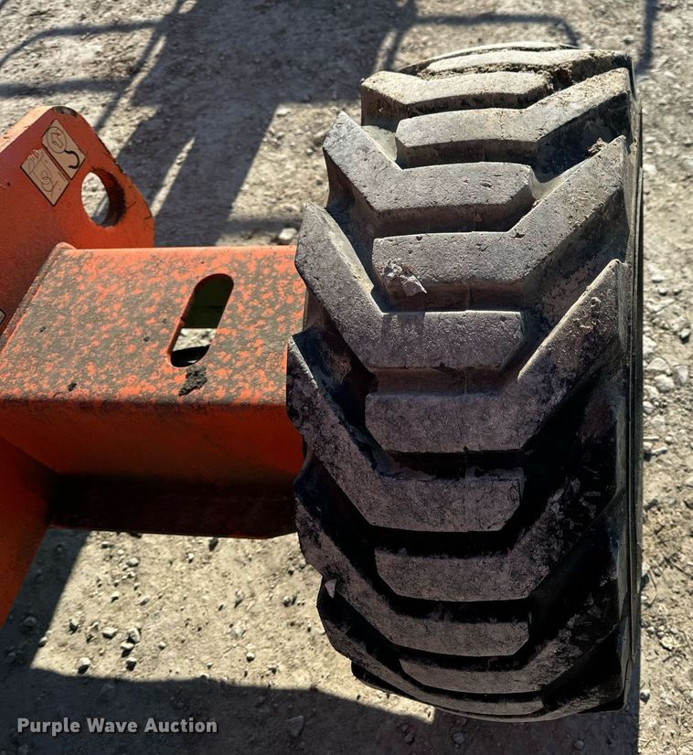 image for item DV1767 2006 JLG 400S boom lift