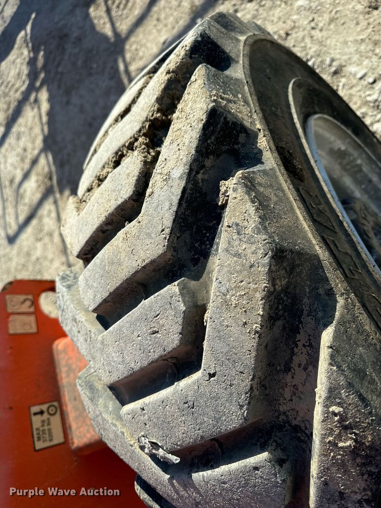 image for item DV1767 2006 JLG 400S boom lift