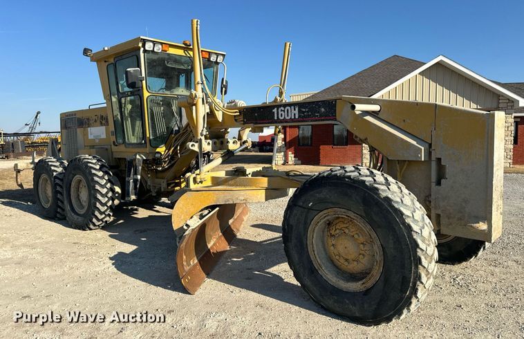 image for item DV1769 1995 Caterpillar 160H motor grader