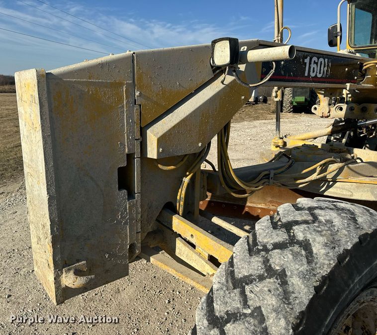 image for item DV1769 1995 Caterpillar 160H motor grader