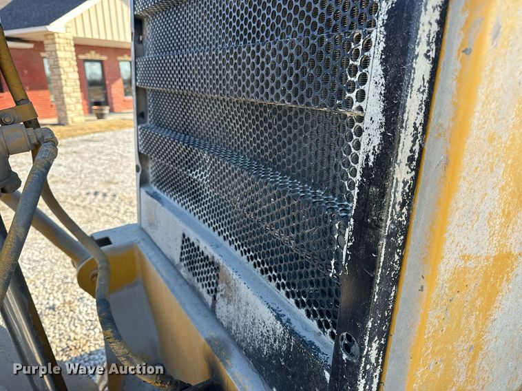 image for item DV1769 1995 Caterpillar 160H motor grader