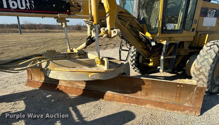 image for item DV1769 1995 Caterpillar 160H motor grader