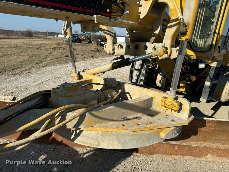 image for item DV1769 1995 Caterpillar 160H motor grader