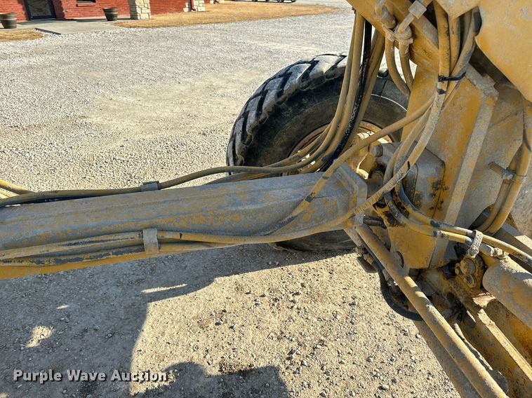 image for item DV1769 1995 Caterpillar 160H motor grader