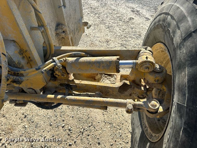 image for item DV1769 1995 Caterpillar 160H motor grader