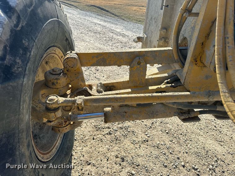 image for item DV1769 1995 Caterpillar 160H motor grader