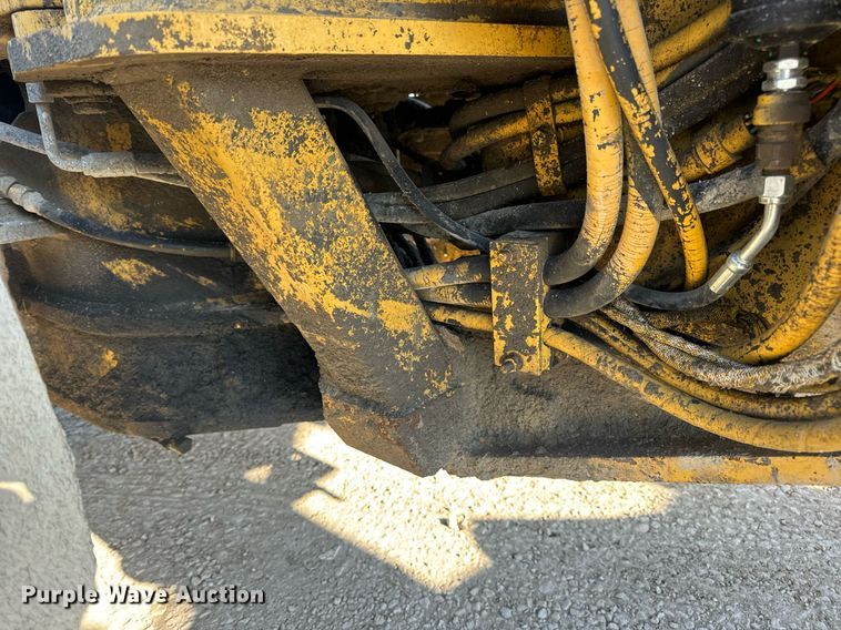 image for item DV1769 1995 Caterpillar 160H motor grader